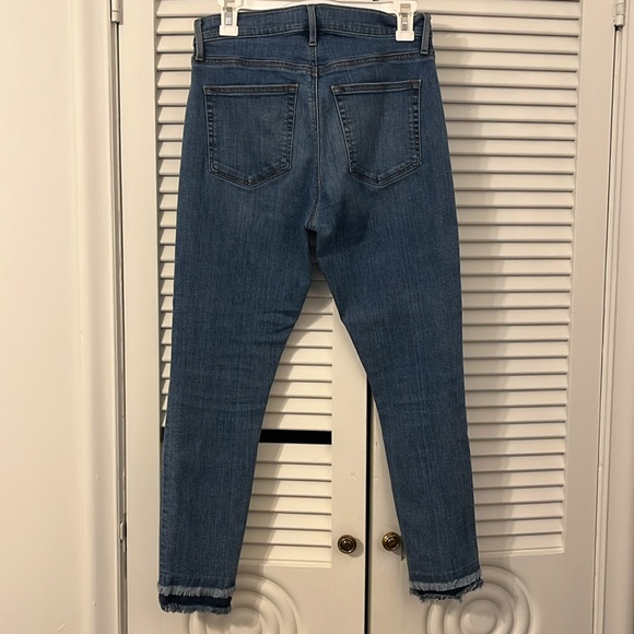 LOFT made and loved women’s skinny size 6/28 jeans. Used in great condition. - Picture 3 of 4
